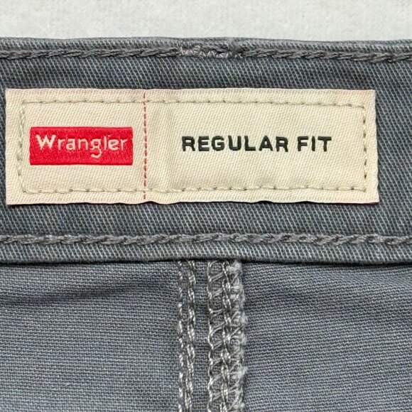 Wrangler Men's Regular Fit Medium Stretch Grey Shorts Size 34 Inseam 7" NWT - Picture 7 of 12
